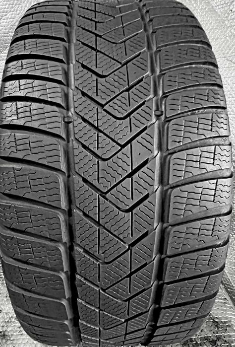Шини Б/в 255.40.18 пара Pirelli