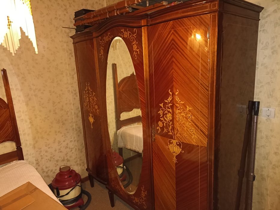 Mobília de quarto em quinane