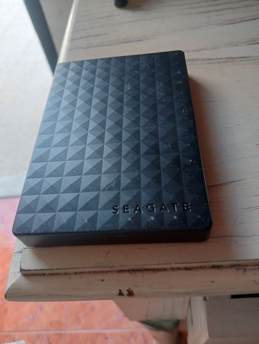 Disco externo 1T+SSD 320G+pendrive 8G
