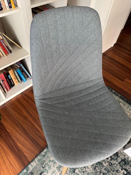 Mesa de jantar com 6 cadeiras modernas