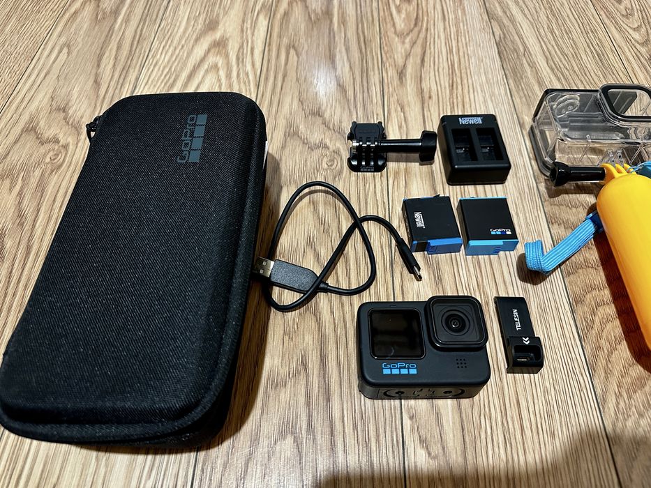 GoPro HERO10 Black – idealny stan + bogaty zestaw akcesoriów