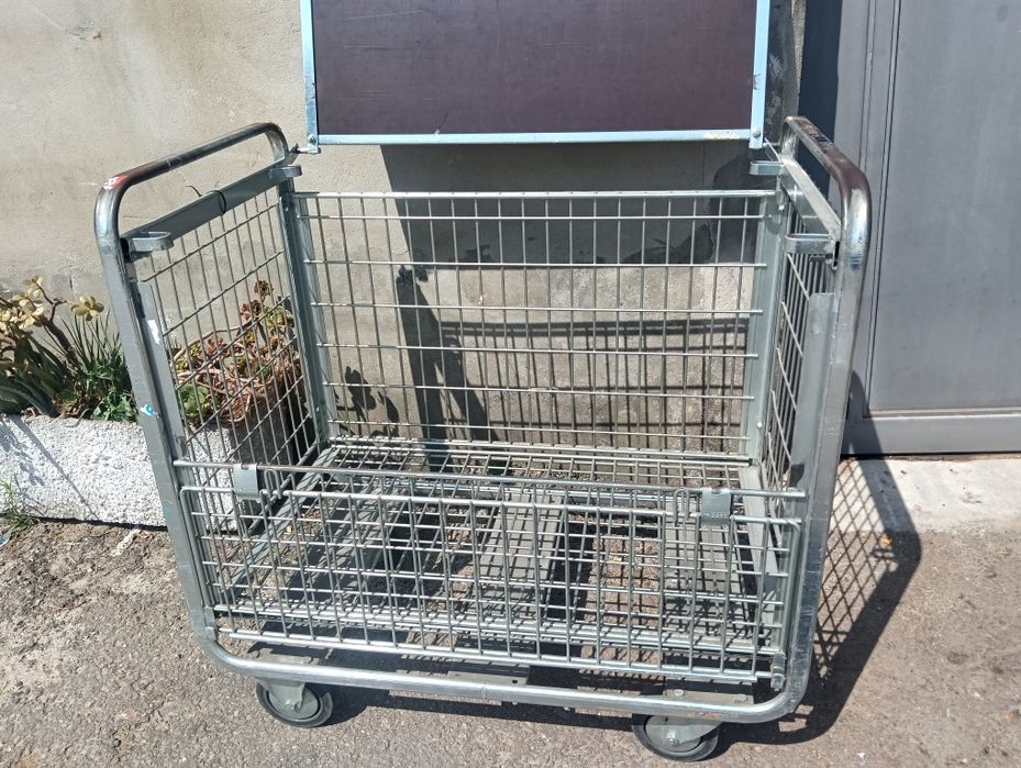 Carrinhos armazém loja reposição