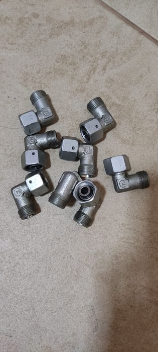 Шланг гідравлічні шланги, є довжиною 10,метрові,