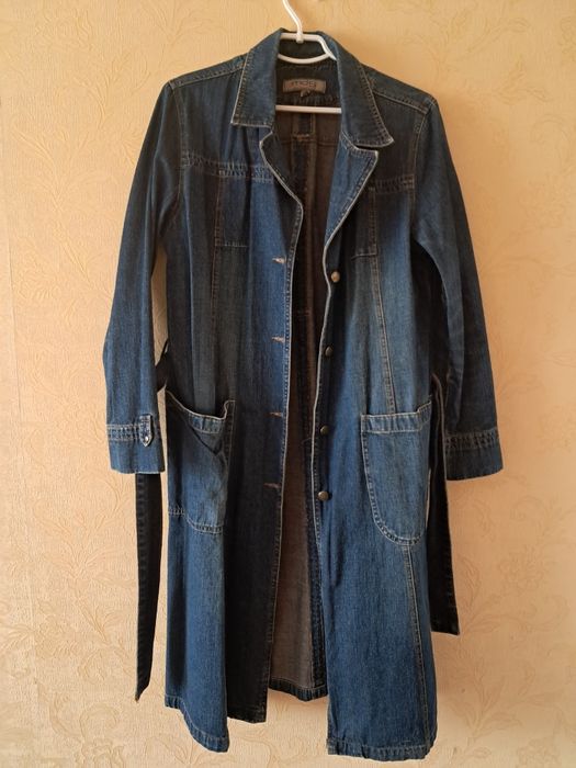 Джинсовый плащ р- р 42