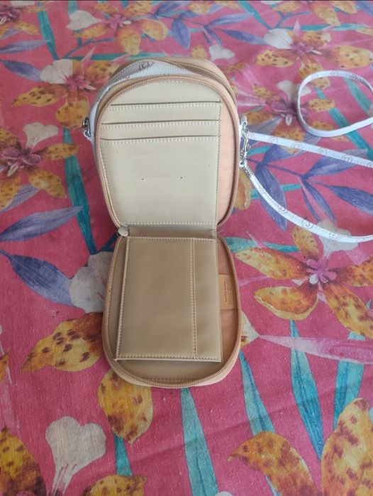 Bolsa a tiracolo marca David Jones