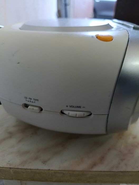 Radio Philips z odtwarzaczem CD i magnetofonem kasetowym