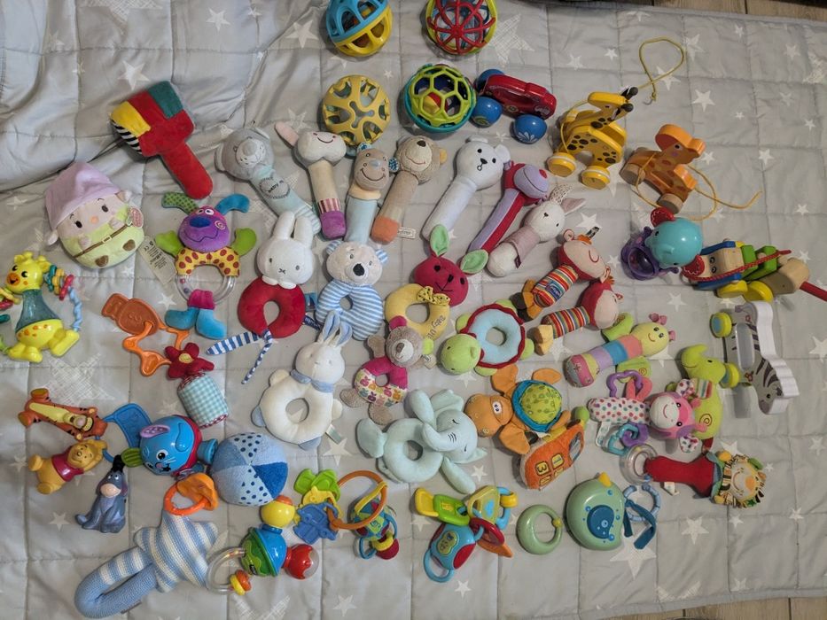 Дитячі іграшки для найменших)
