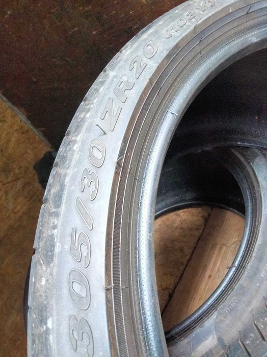 305 30 R20 Pirelli