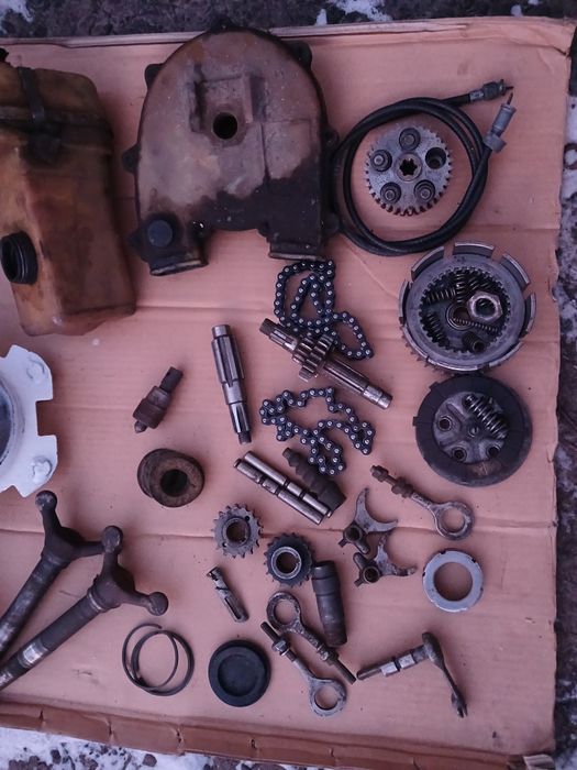 Запчастини мотороллера( Муравей,Тулица,Турист).