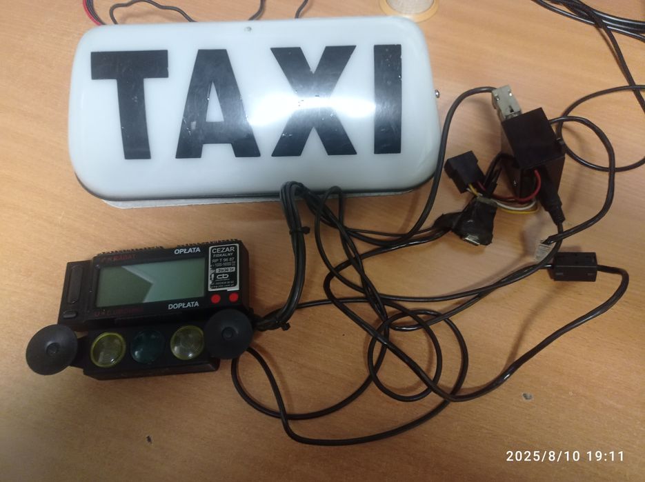 Witam,sprzedam komplet taxi.