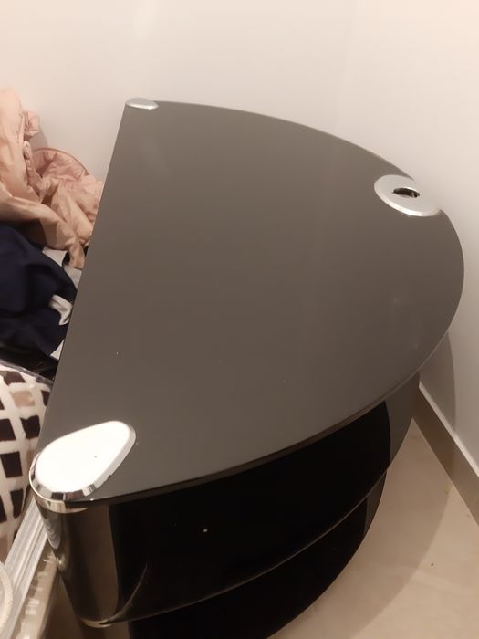 Стол стекляний. Стол под телевизор TV