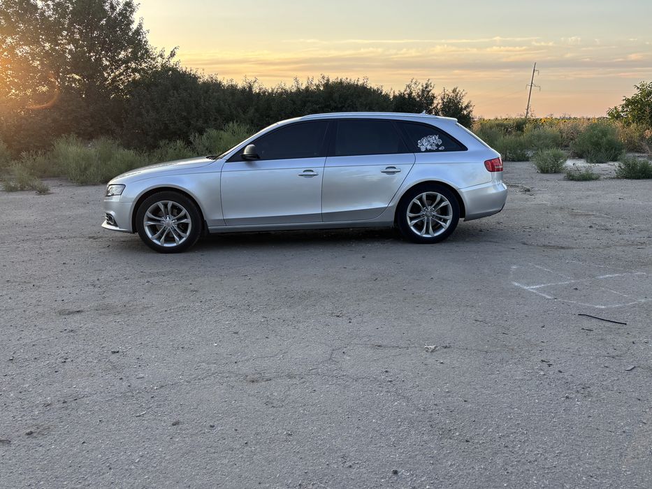 Audi a4b8 avant.