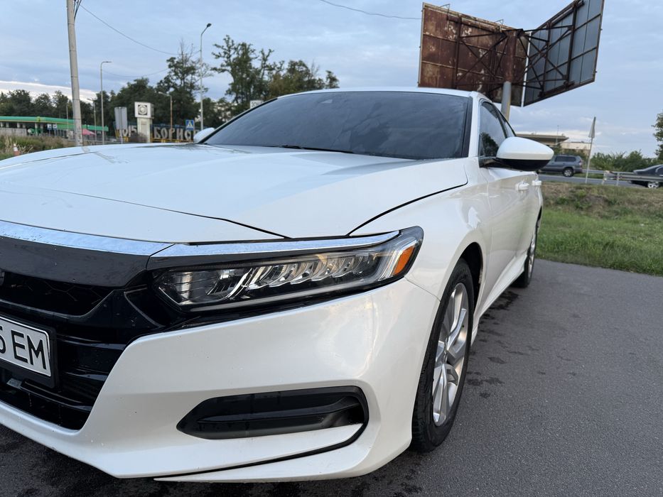 Honda Accord 2019 VIN 1HGCV1F18KA134838 фото оголошення 12 з 24