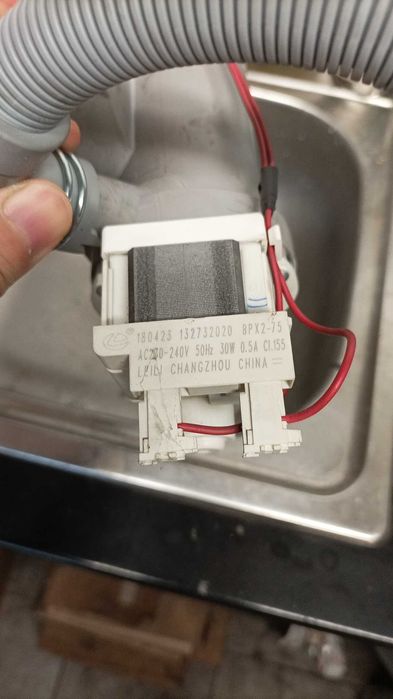 Pompa spustowa  do pralki Electrolux EWT0862IFW sprawna