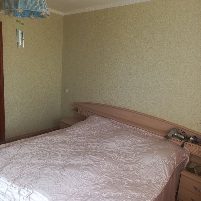 Продається в центрі міста 4х кімнатна квартира.