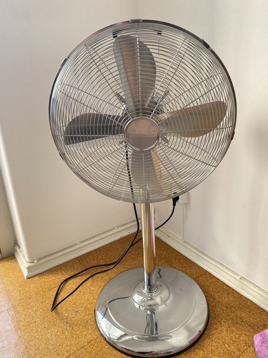 Ventoinha de pé em inox