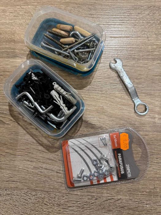 Conjunto pregos / cavilhas / parafusos pladur