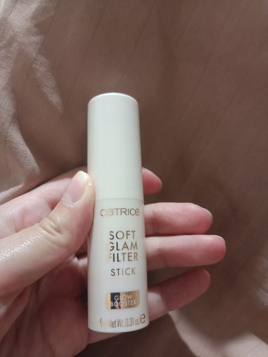 Catrice soft glam filter w środku odcień 020 light medium
