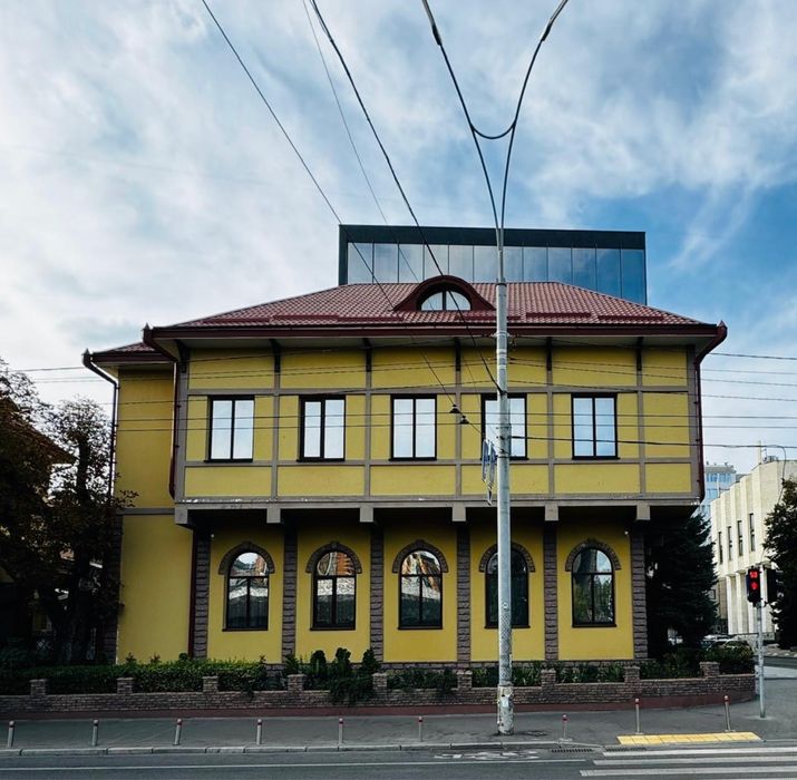 Оренда в центрі м. Печерська  (частина нежит.приміщення - 260 кв.м)