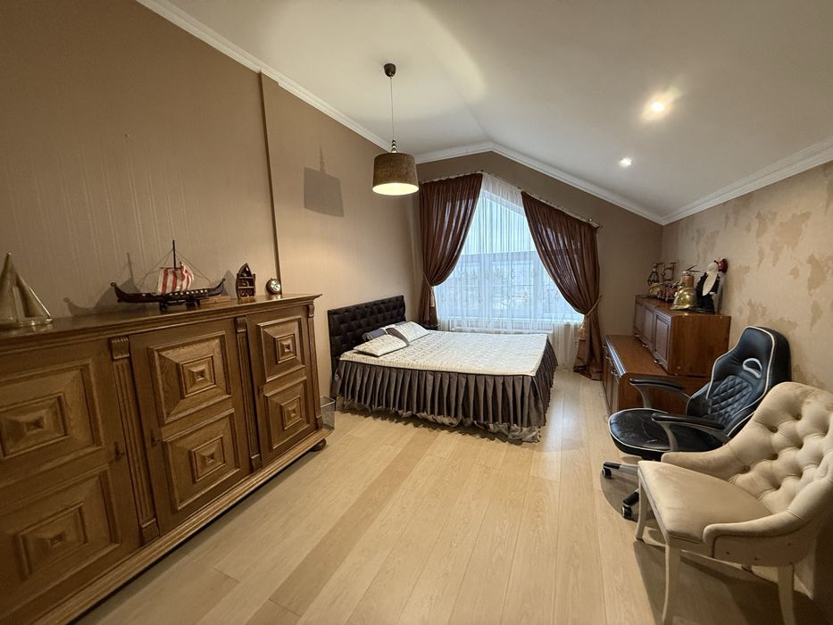 Продається сучасний будинок біля річки с Баловне