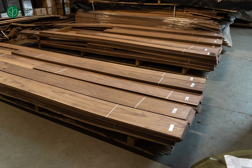 Пиляний шпон Горіх, Дуб, Ясен тощо (ламель) товщина: 2,5/4,5 мм