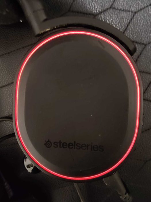 Auscultadores Gaming com Fio STEELSERIES Arctis 5 em excelente estado