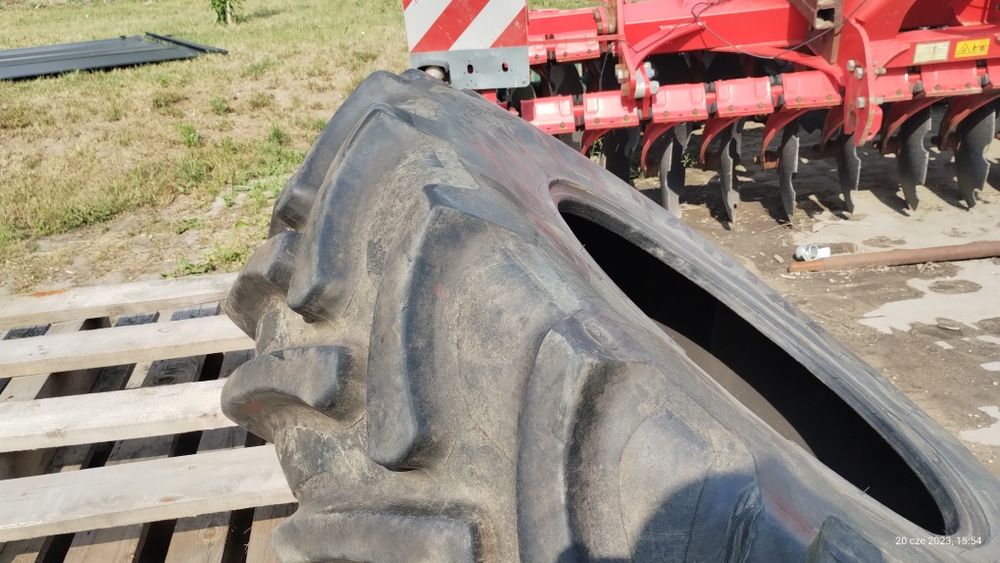 Continental Contract AC85 520/85 R38