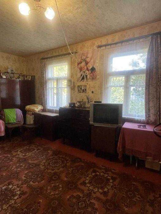 Продам 1 комнатную квартиру р-н Л. Горы ,на земле с отдельным двором