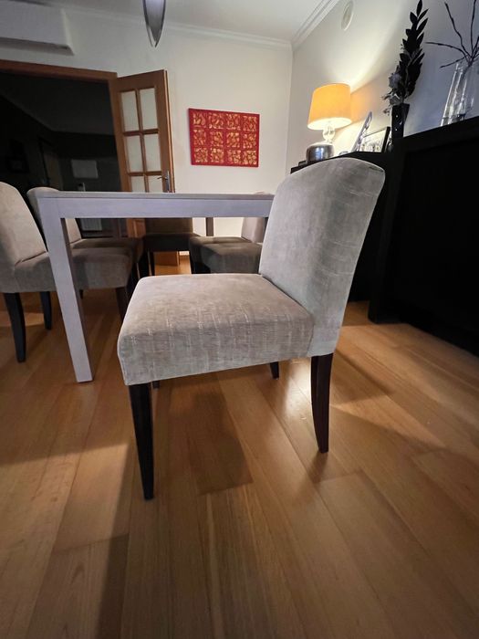 Mesa de sala e 6 cadeiras