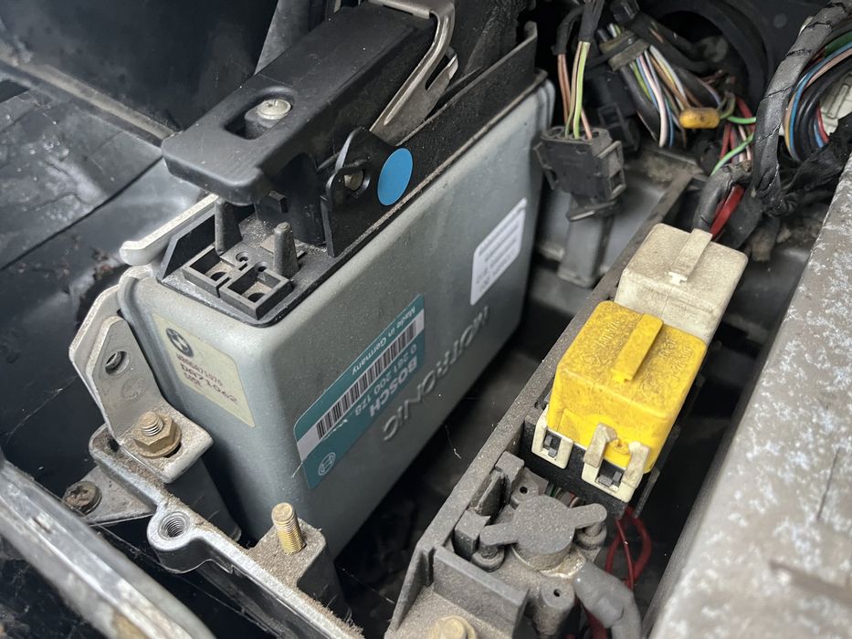 Sterownik silnika ECU BMW E32 E34 730i  530i M30B30 Bosch komputer