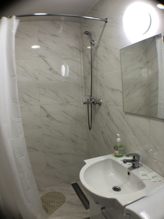 Сдам квартиру почасово біля посольства США,Берестейська метро