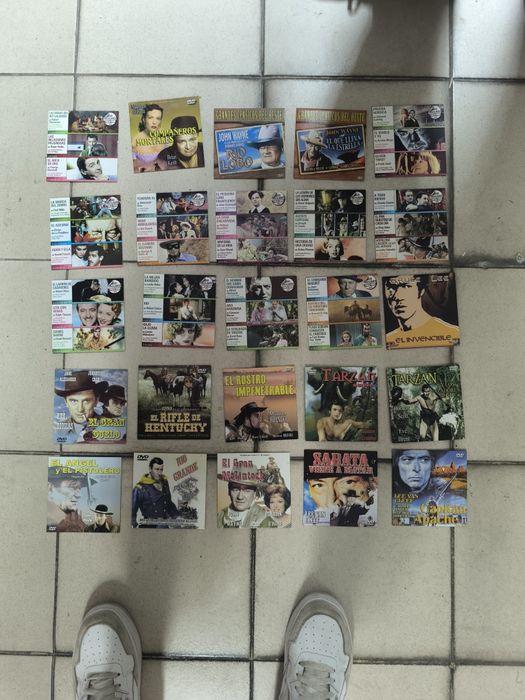 DVDs e cassetes bjs