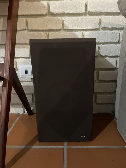 Colunas B&W  DM110 (Bowers & Wilkins) – som de alta qualidade