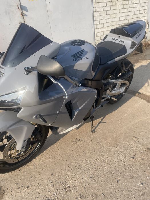 Мотоцикл Honda cbr 600rr