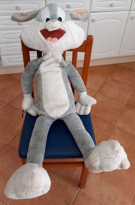 PELUCHE ENORME do Famoso COELHO BUGS BUNNY. Criança brincar ou decorar
