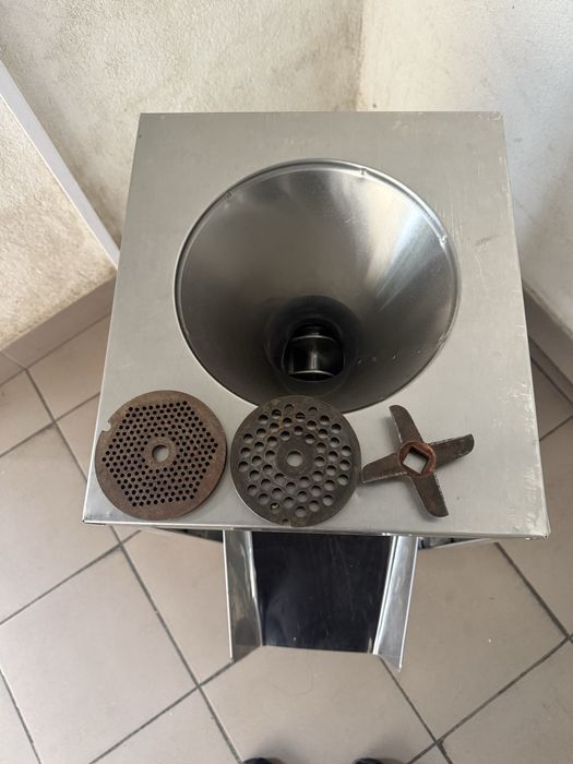 М’ясорубка промислова Vektor XH-32 на 300 кг/год.