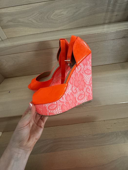 Buty na koturnie z torebką