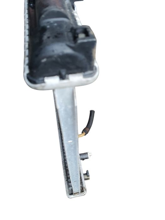 LEXUS IS200 2.0 chłodnica wody automat 99-05