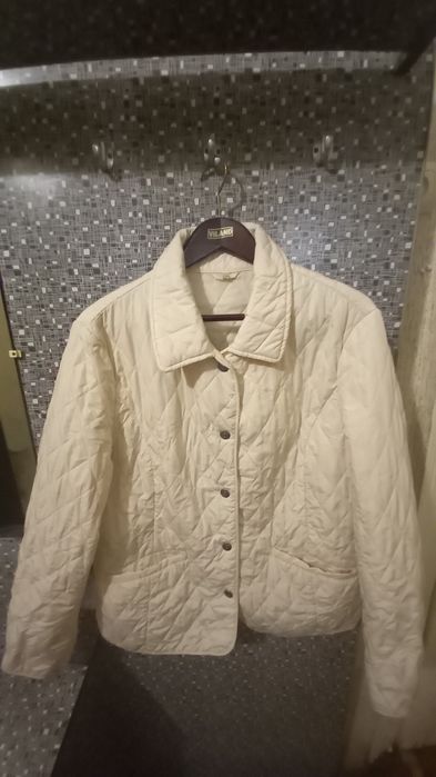 Женская ветровка.