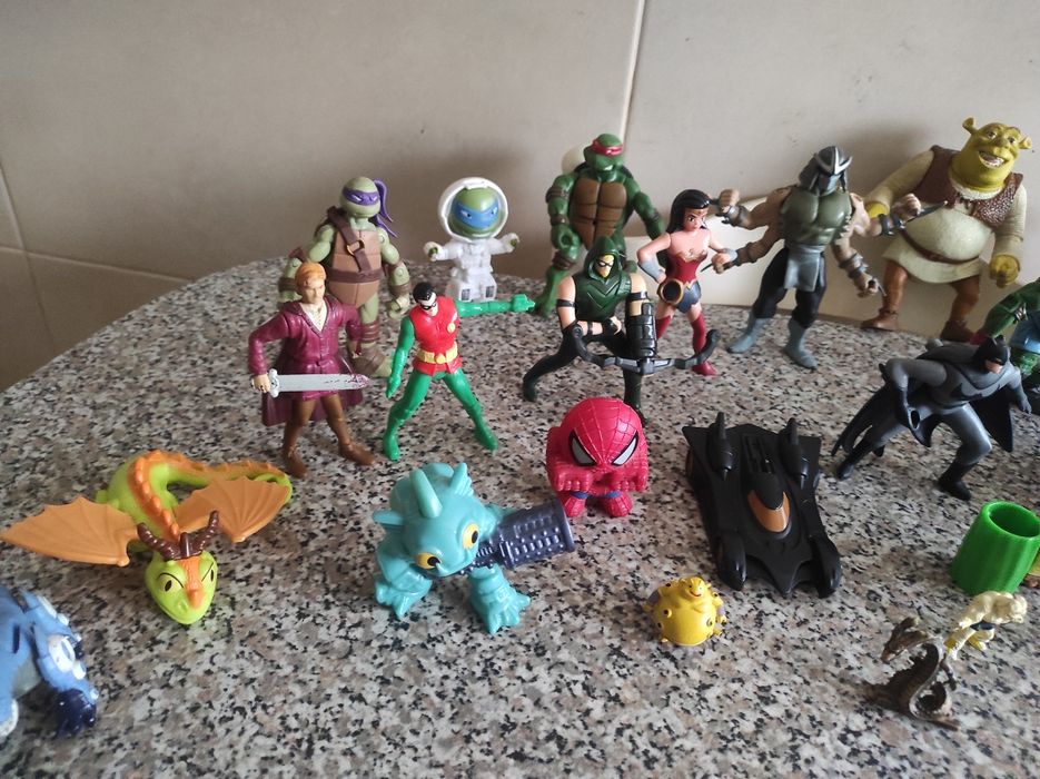 Lote de Bonecos da Disney Antigos