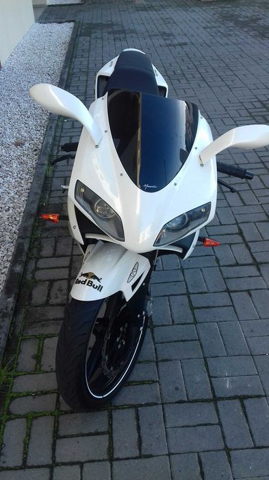 Vendo mota Megelli 125 cc
