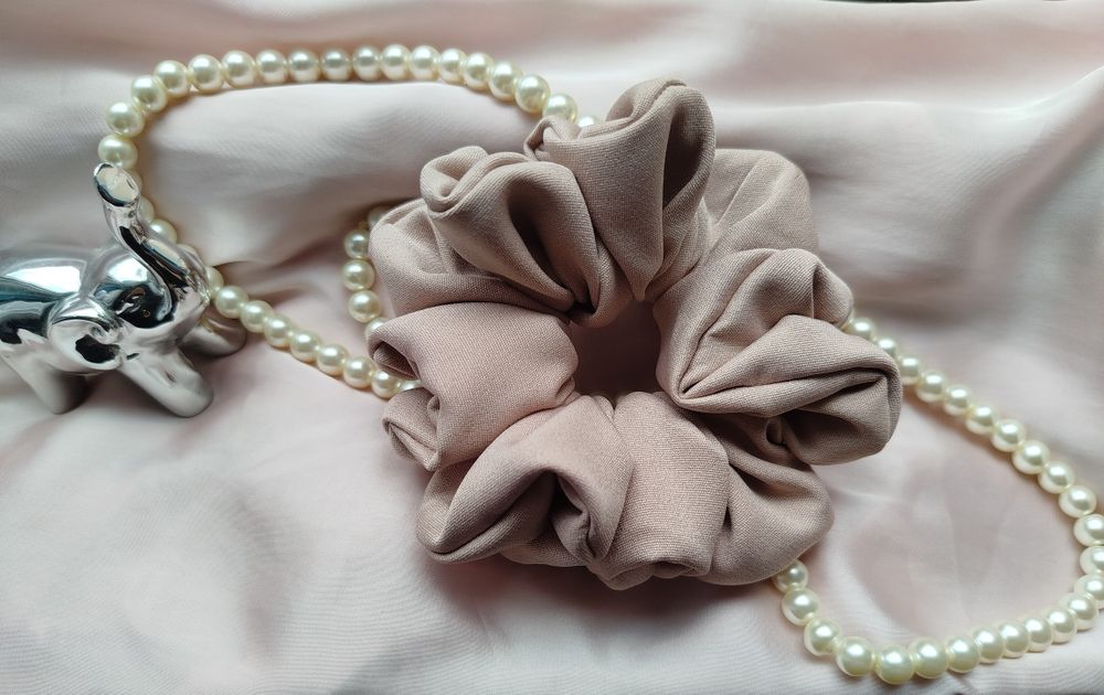 Gumka scrunchies ciemny beż Caffe Latte