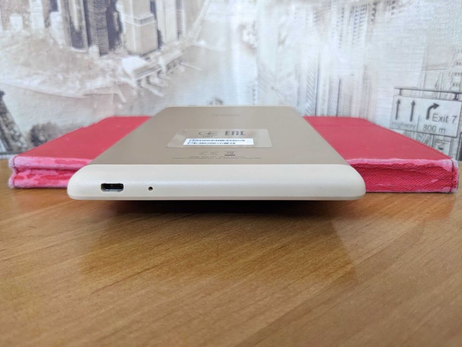 Планшет Huawei MediaPad T3 7 (BG2-U01) + чехол