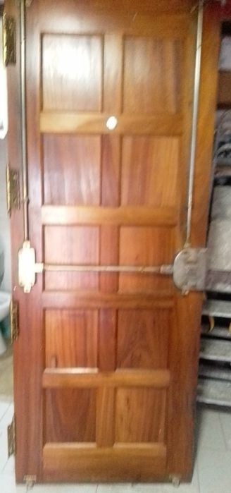 Porta em madeira boa