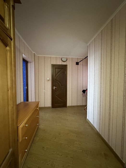 Продається 3-кімнатна квартира по вул. М. Небаби, центр міста