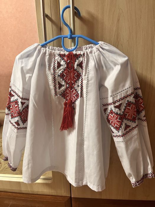 Вишиванки червона р.122-128синя р. 116-122