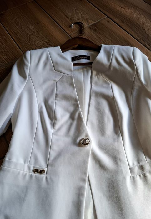 Жіночий білий піджак, розмір M