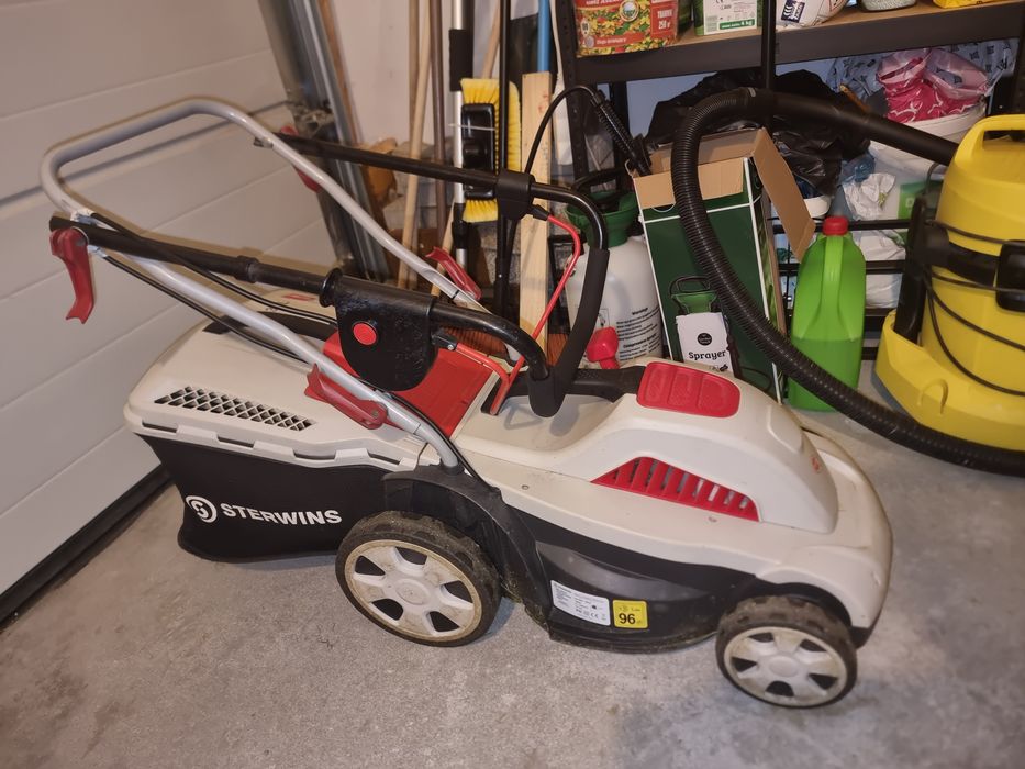 Kosiarka elektryczna Sterwins uszkodzona