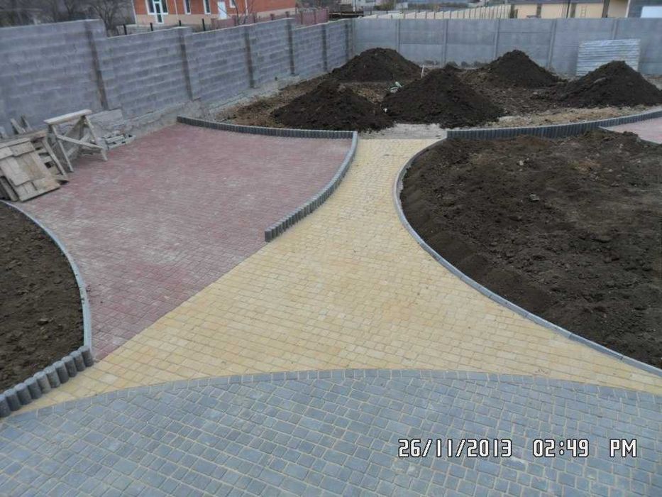 Укладання тротуарноЇ плитки