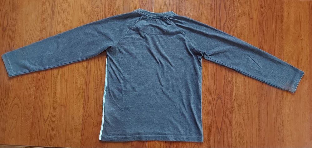 Zestaw dwóch sweterków chłopięcych Reserved rozm. 140